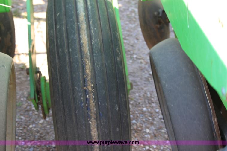 image for item F8620 Deutz Allis 385 six row planter