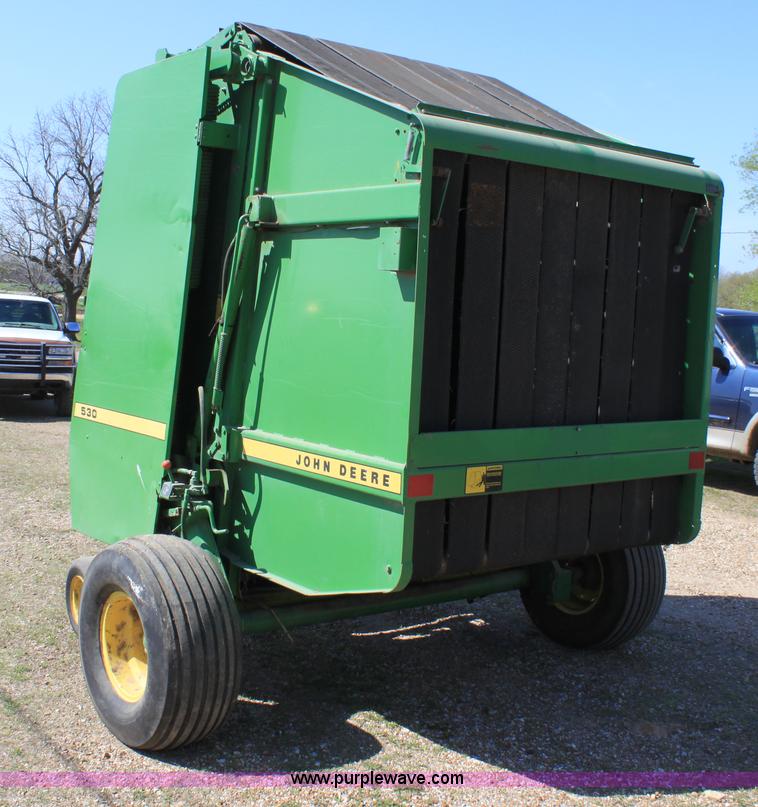 image for item F8621 John Deere 530 round baler