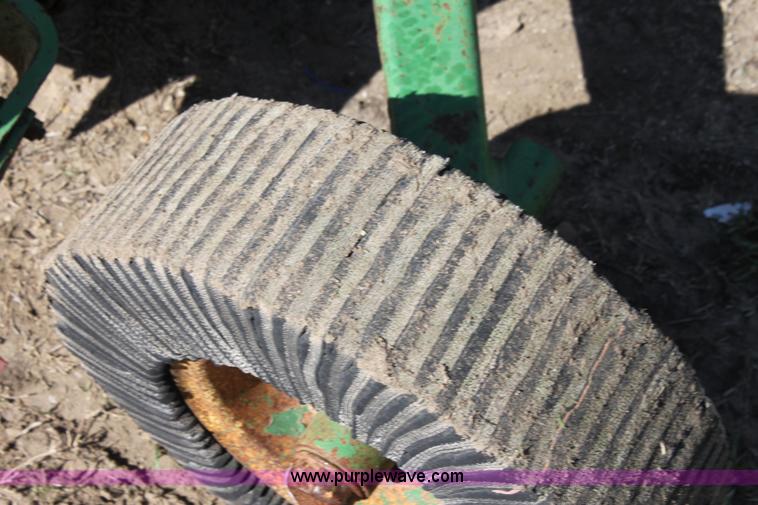 image for item F8622 John Deere 14' batwing mower