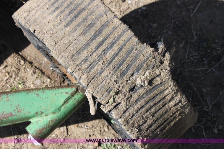 image for item F8622 John Deere 14' batwing mower