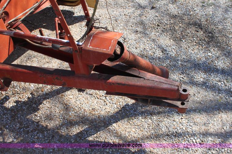 image for item F8623 New Holland 1010 small square bale stack wagon