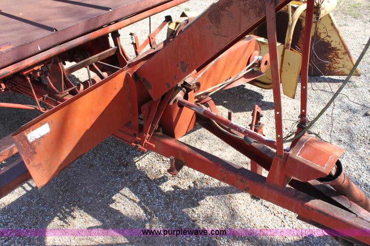 image for item F8623 New Holland 1010 small square bale stack wagon