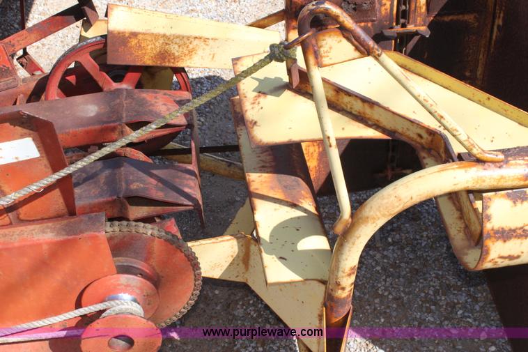 image for item F8623 New Holland 1010 small square bale stack wagon