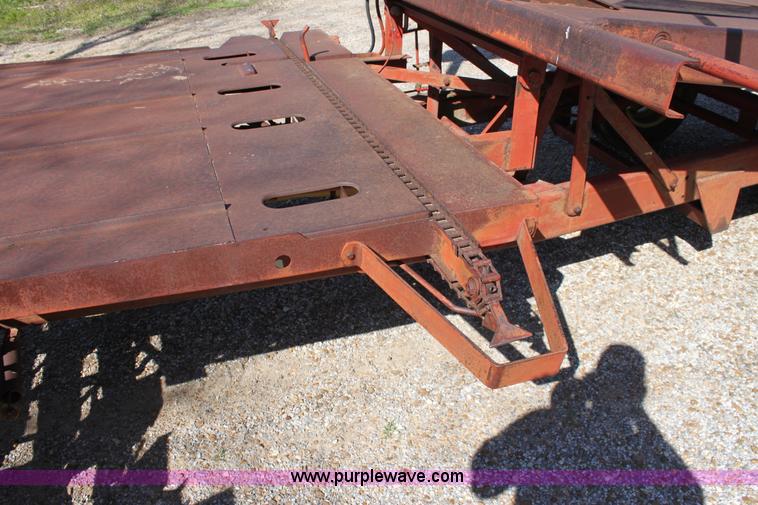 image for item F8623 New Holland 1010 small square bale stack wagon