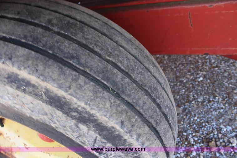 image for item F8623 New Holland 1010 small square bale stack wagon