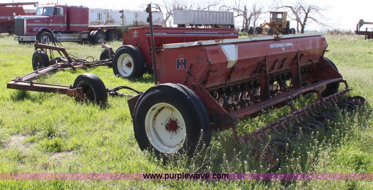 image for item F8624 (2) International drills with double hitch setup