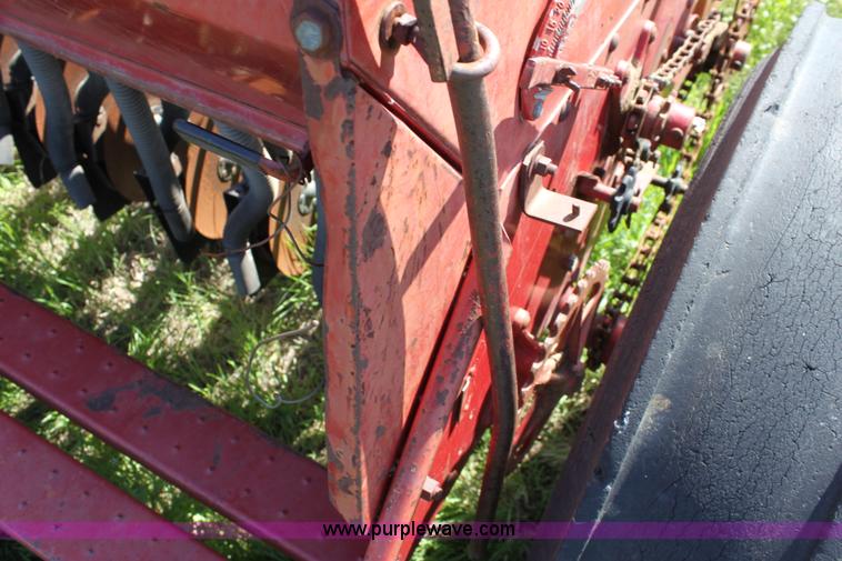 image for item F8624 (2) International drills with double hitch setup