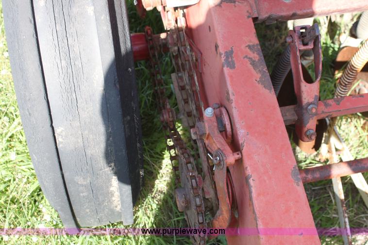 image for item F8624 (2) International drills with double hitch setup