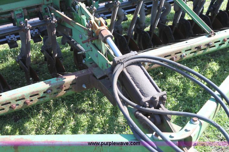 image for item F8627 John Deere 8350 drill