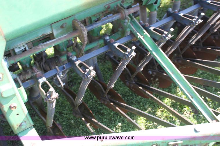 image for item F8627 John Deere 8350 drill