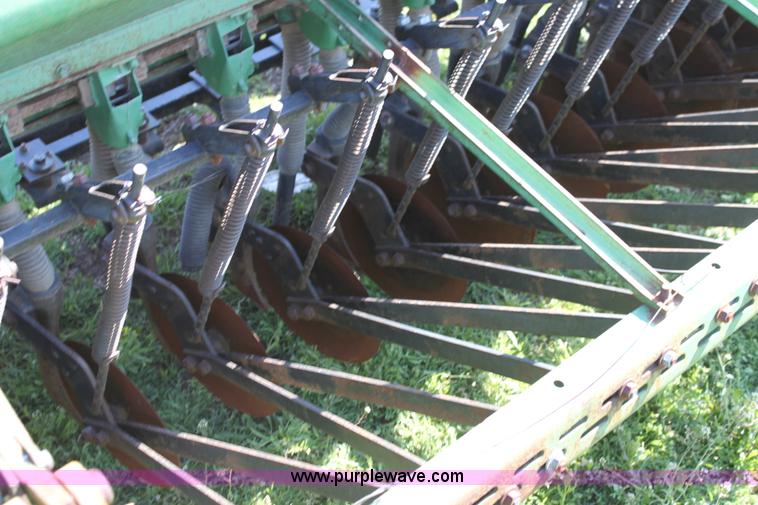 image for item F8627 John Deere 8350 drill