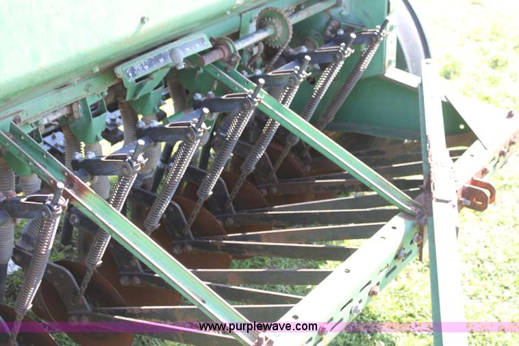 image for item F8627 John Deere 8350 drill
