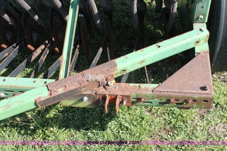 image for item F8627 John Deere 8350 drill