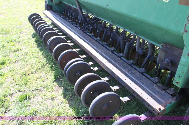 image for item F8627 John Deere 8350 drill