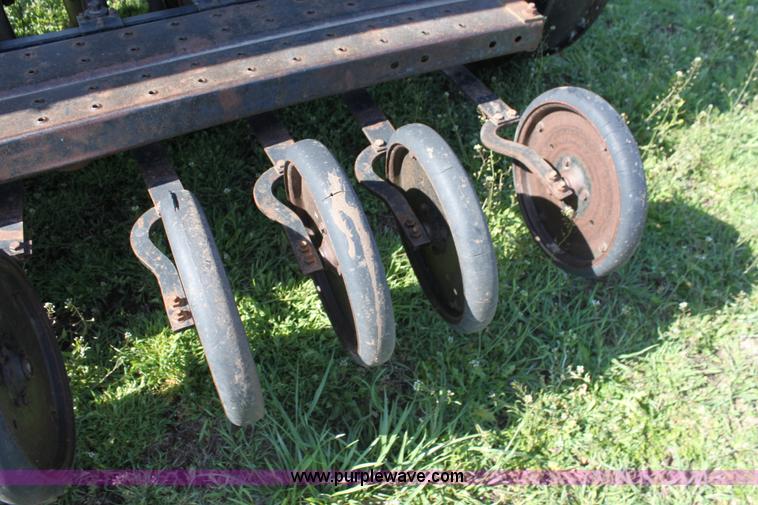 image for item F8627 John Deere 8350 drill