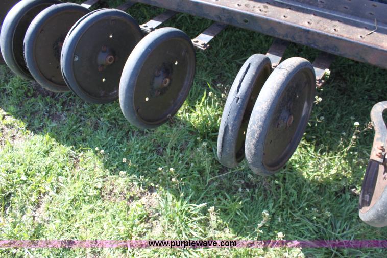 image for item F8627 John Deere 8350 drill