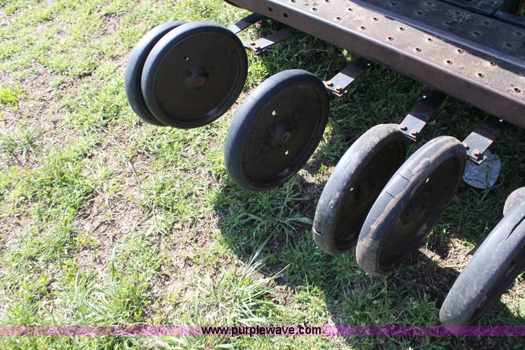 image for item F8627 John Deere 8350 drill