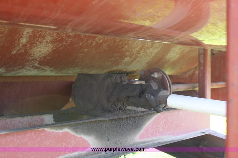 image for item F8628 Hesston SP10 bale feeder