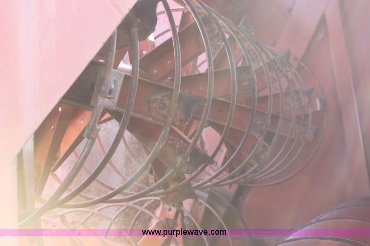 image for item F8628 Hesston SP10 bale feeder