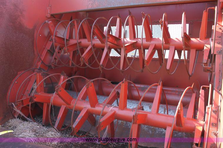 image for item F8628 Hesston SP10 bale feeder