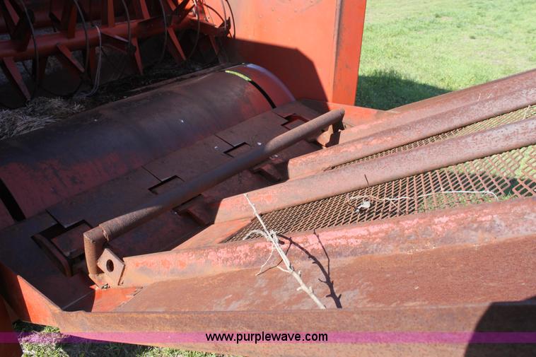 image for item F8628 Hesston SP10 bale feeder