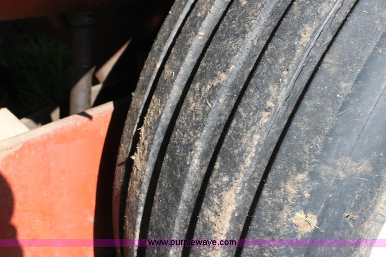 image for item F8628 Hesston SP10 bale feeder