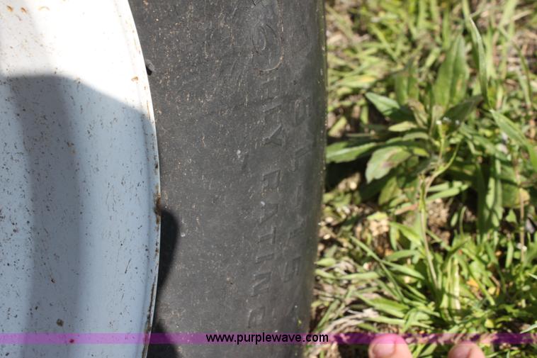 image for item F8628 Hesston SP10 bale feeder