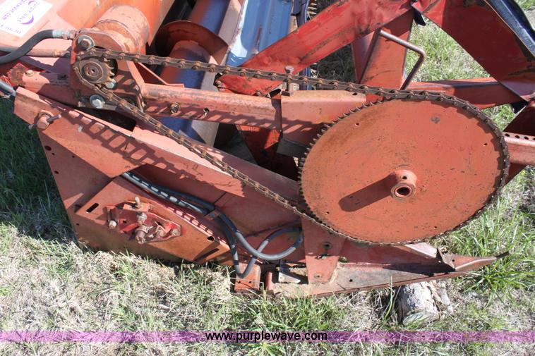 image for item F8630 International 24' combine header