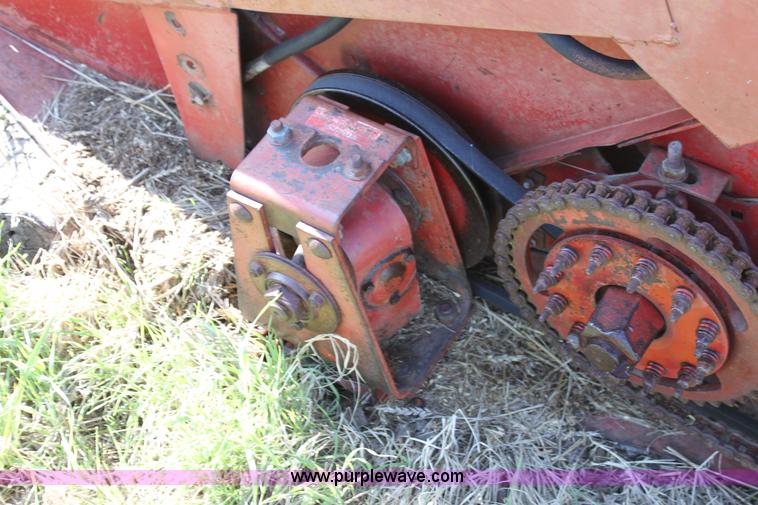 image for item F8630 International 24' combine header