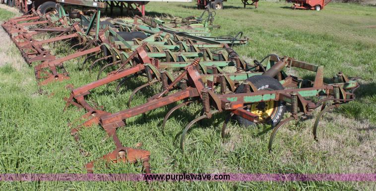 image for item F8632 John Deere 1000 field cultivator