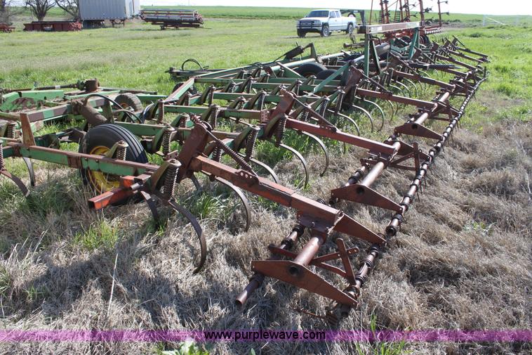 image for item F8632 John Deere 1000 field cultivator