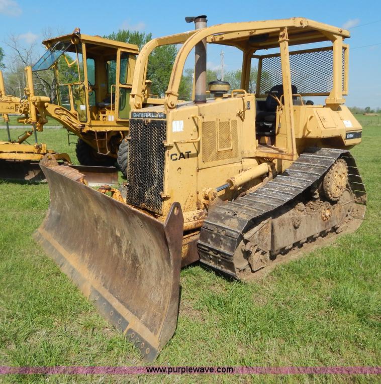 image for item G3160 1986 Caterpillar D5H dozer