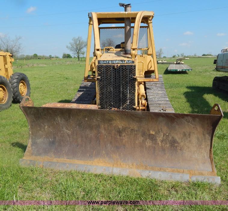 image for item G3160 1986 Caterpillar D5H dozer