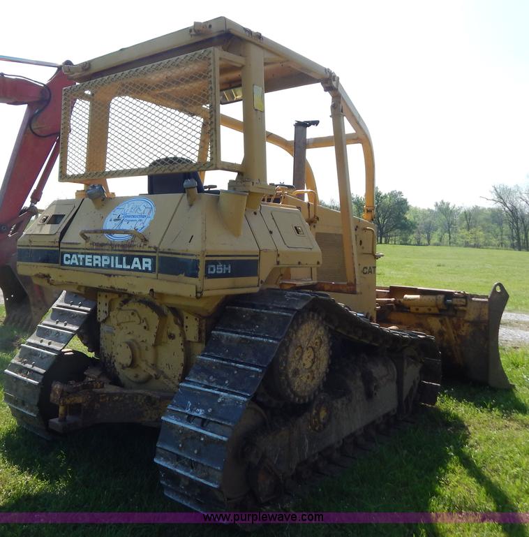 image for item G3160 1986 Caterpillar D5H dozer
