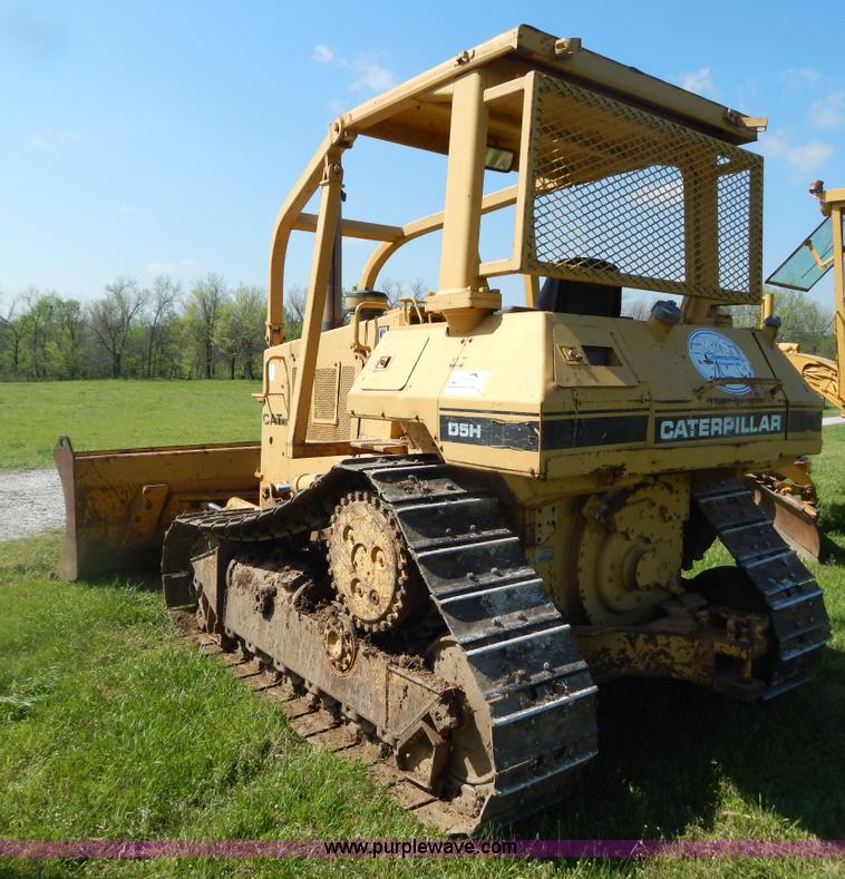 image for item G3160 1986 Caterpillar D5H dozer