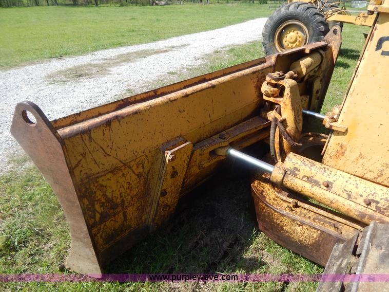 image for item G3160 1986 Caterpillar D5H dozer