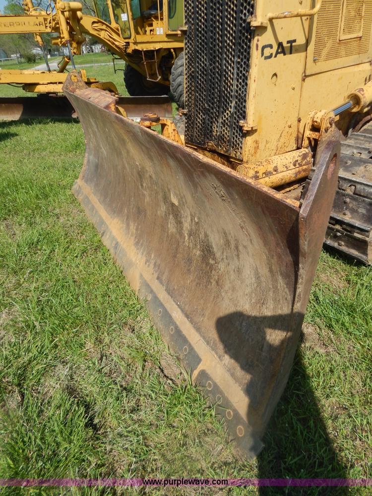 image for item G3160 1986 Caterpillar D5H dozer