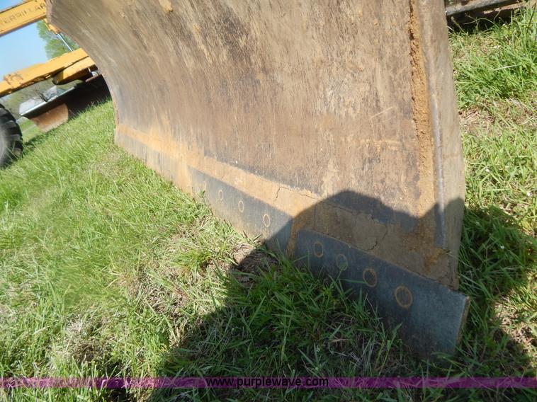 image for item G3160 1986 Caterpillar D5H dozer