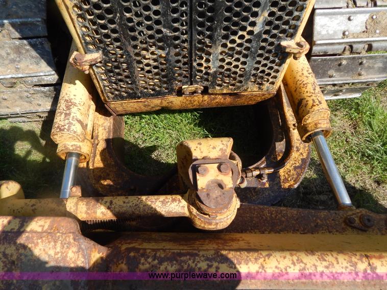 image for item G3160 1986 Caterpillar D5H dozer