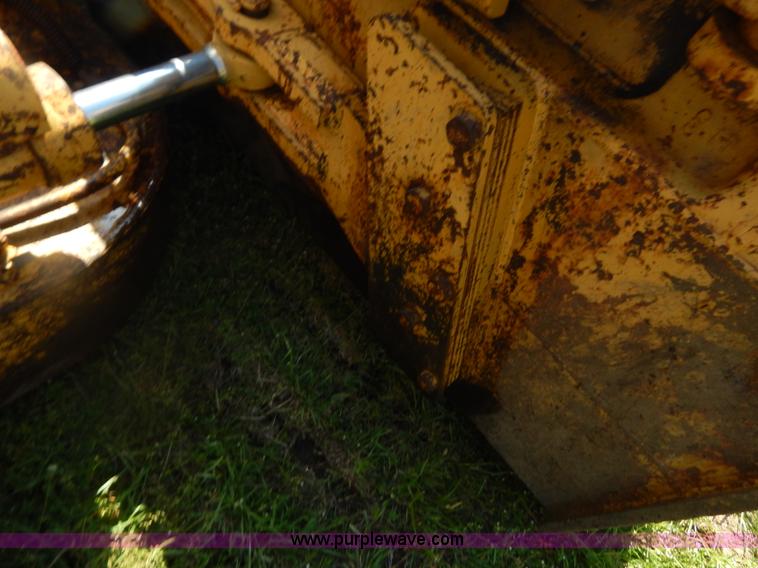 image for item G3160 1986 Caterpillar D5H dozer