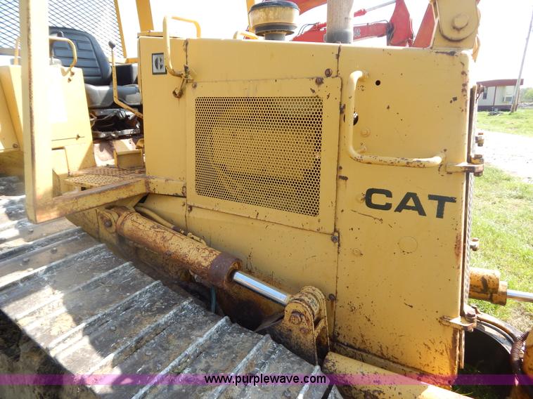 image for item G3160 1986 Caterpillar D5H dozer