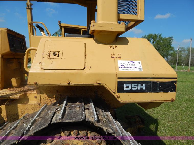 image for item G3160 1986 Caterpillar D5H dozer