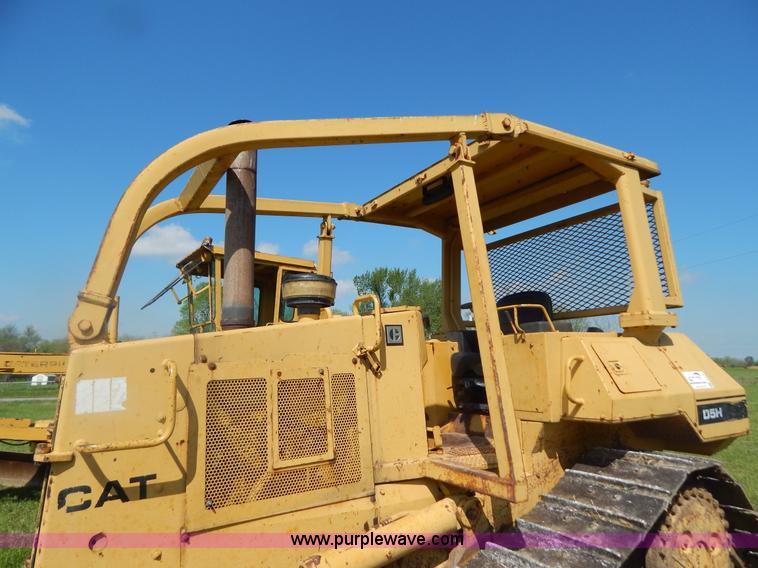 image for item G3160 1986 Caterpillar D5H dozer