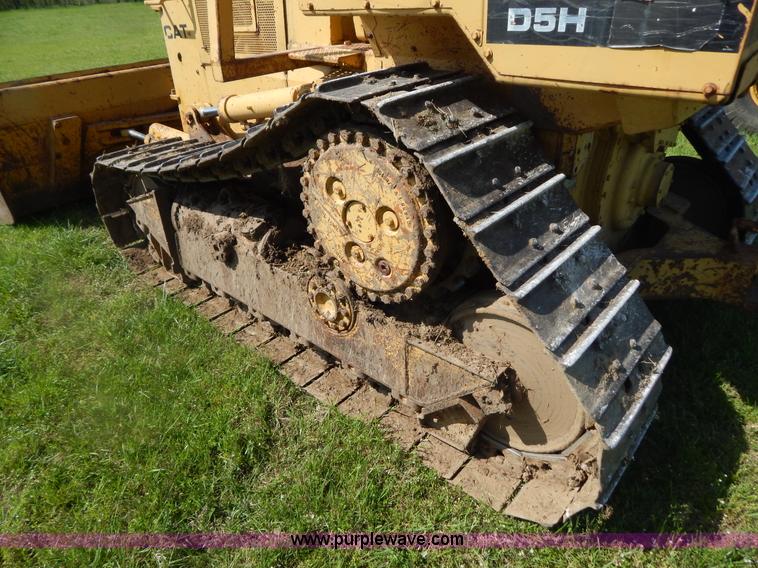 image for item G3160 1986 Caterpillar D5H dozer