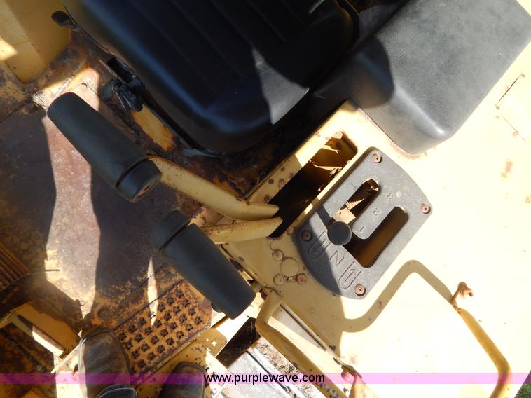 image for item G3160 1986 Caterpillar D5H dozer