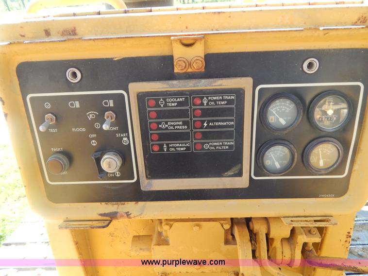 image for item G3160 1986 Caterpillar D5H dozer