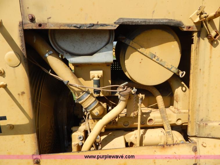 image for item G3160 1986 Caterpillar D5H dozer