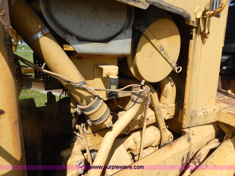 image for item G3160 1986 Caterpillar D5H dozer