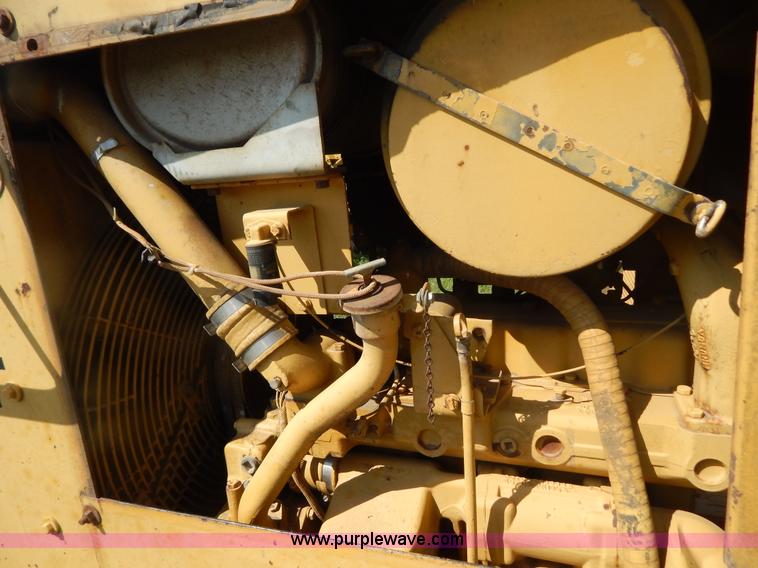 image for item G3160 1986 Caterpillar D5H dozer