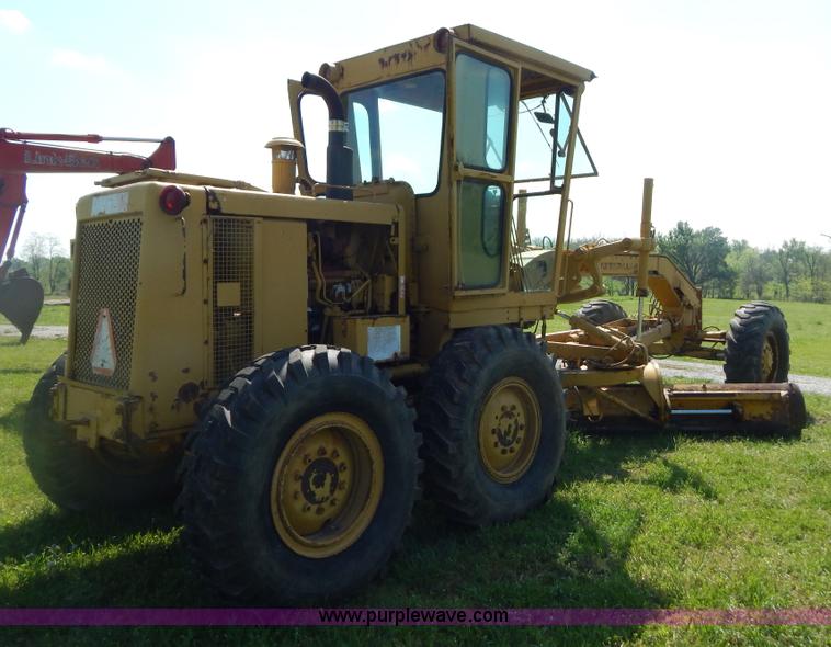 image for item G3161 1974 Caterpillar 120G motor grader
